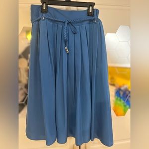 Women’s Size 4 Blue Tahari Knee Length Skirt